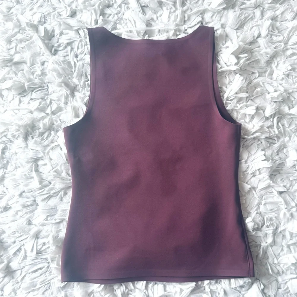 NWOT Nike Form Stealth Evaporation Technology Tank Top in Burgandy Sz XS